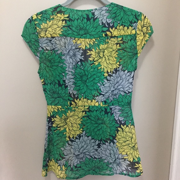 Banana Republic floral top - Picture 2 of 2
